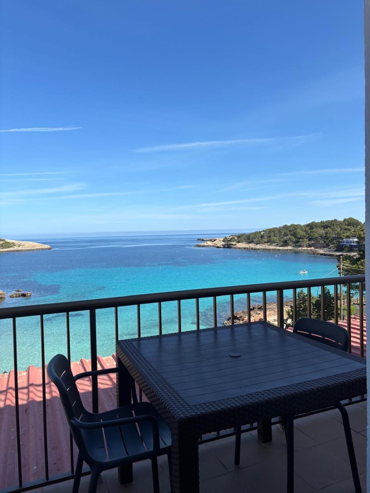 Es Grop Apartamentos Portinatx Dış mekan fotoğraf