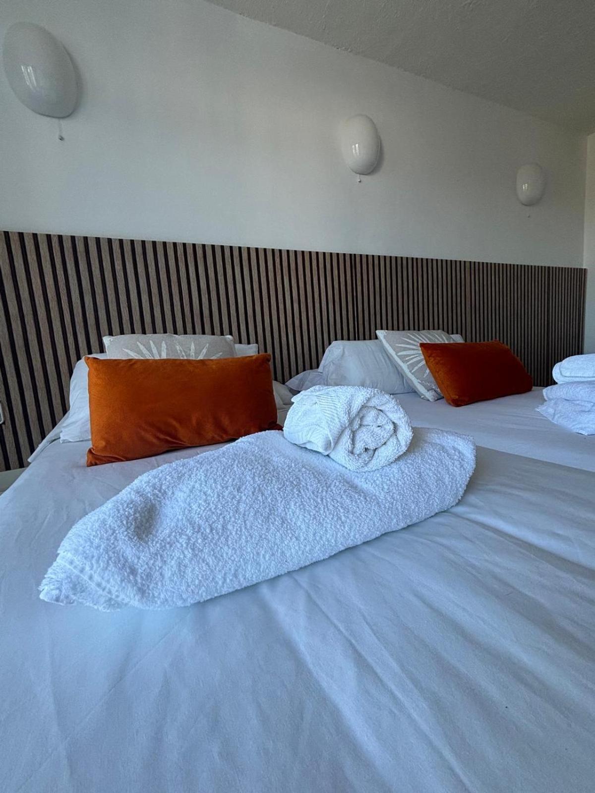 Es Grop Apartamentos Portinatx Dış mekan fotoğraf
