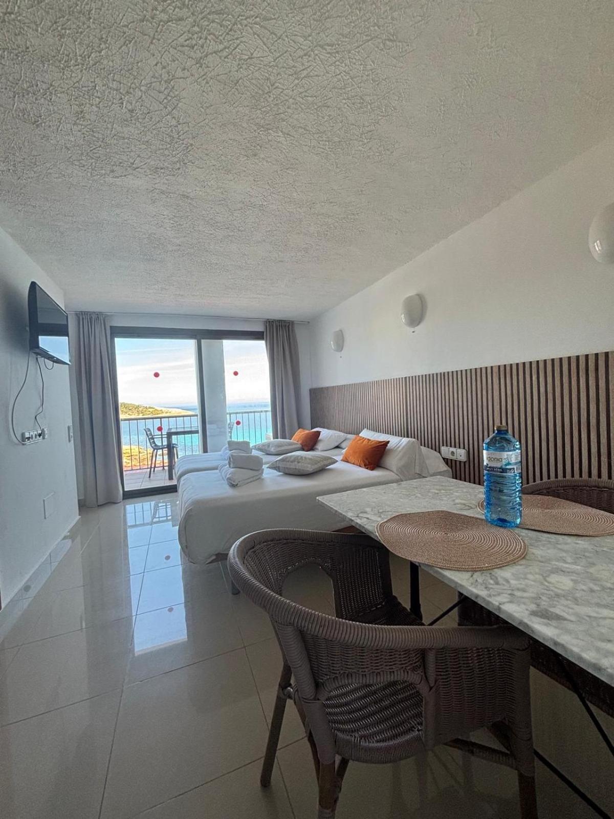 Es Grop Apartamentos Portinatx Dış mekan fotoğraf